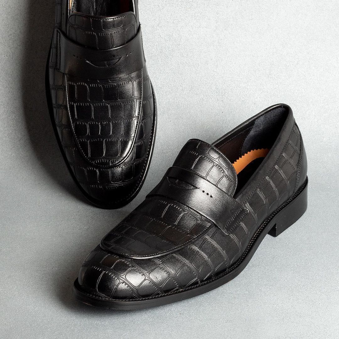 Cradle Black Calf Leather Loafer