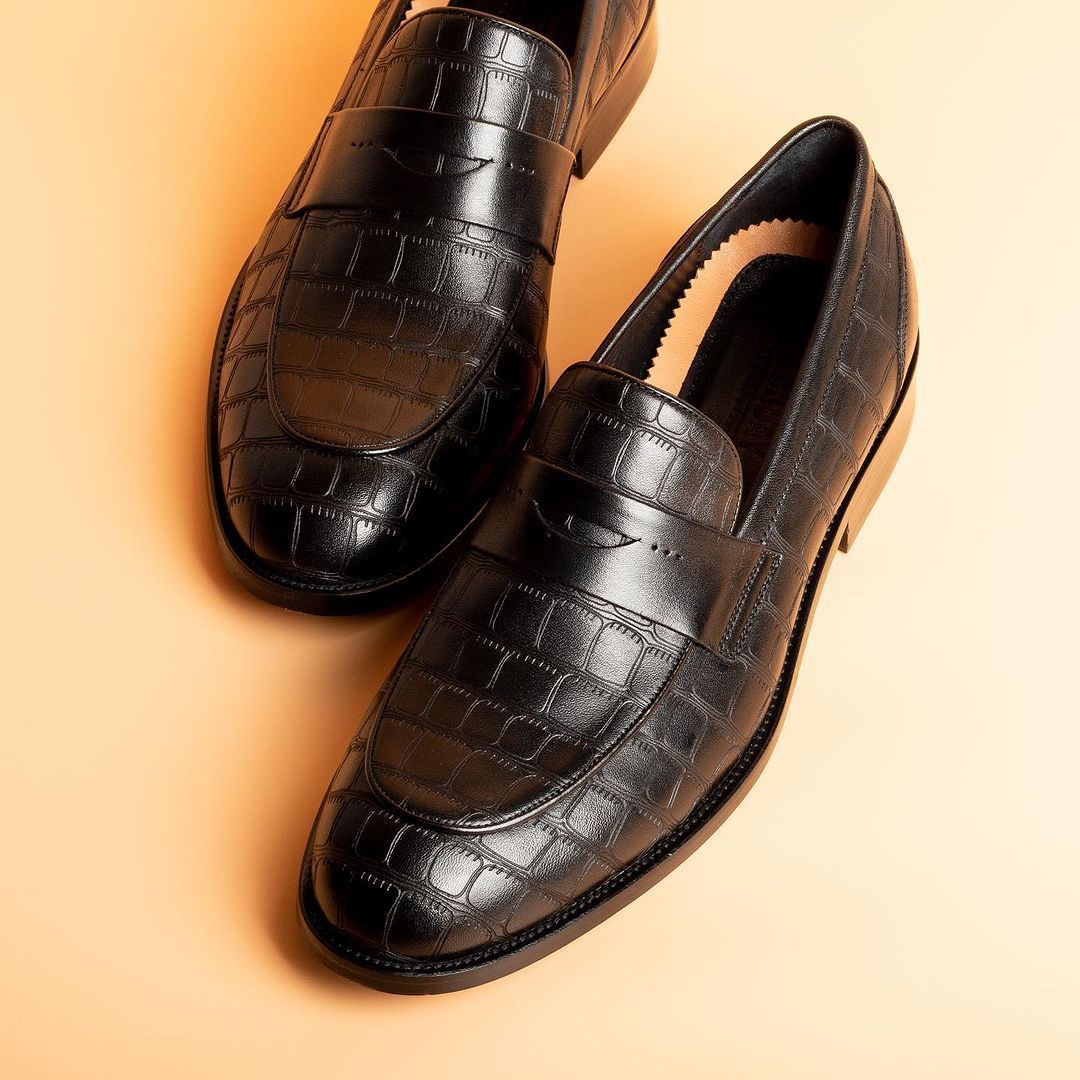 Cradle Black Calf Leather Loafer